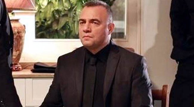 Oktay Kaynarca kaçamakta yakalanınca gazeteci ezdi