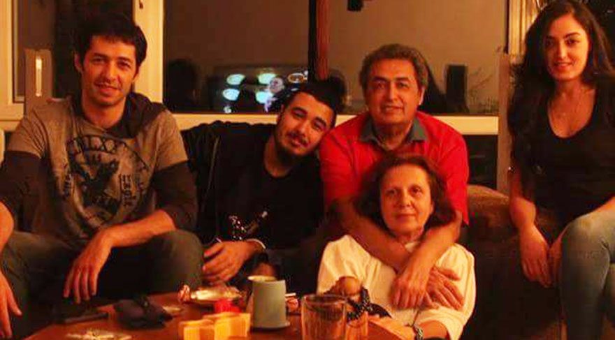 Mert Fırat’ın annesine “En İyi Kalp” ödülü veriliyor