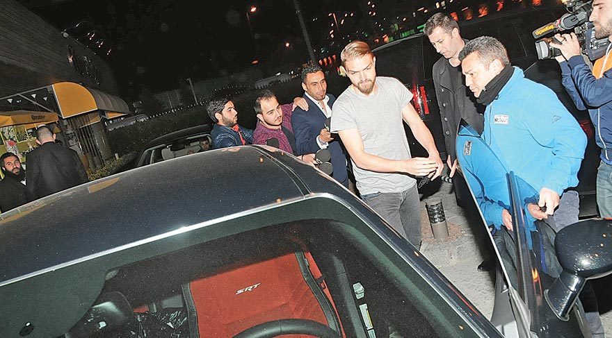 Ex kayınçosuyla geziyor