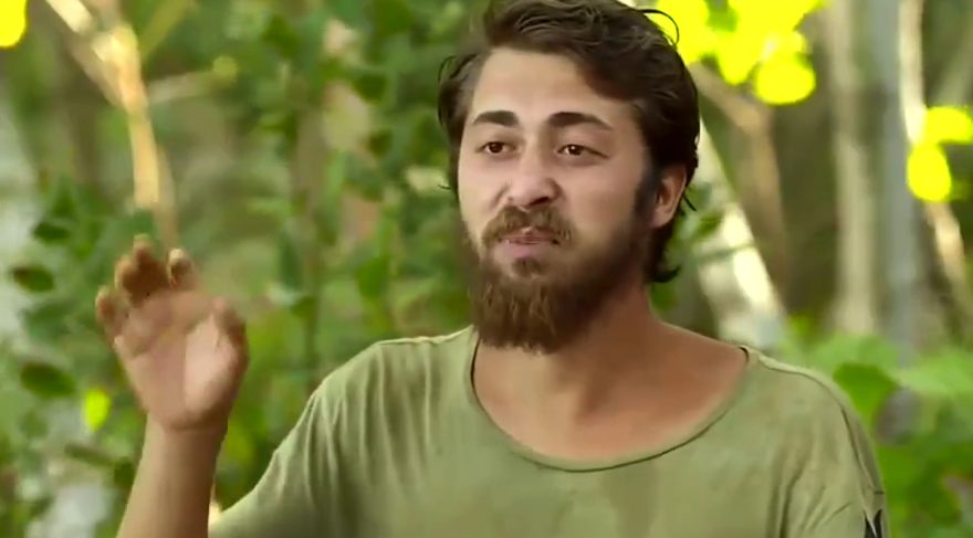 Semih, Survivor 2016’da birlikte ter döktüğü arkadaşlarını dut ağacına benzetti