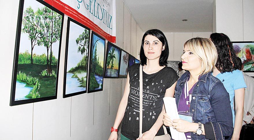 Sanatla moral buluyorlar