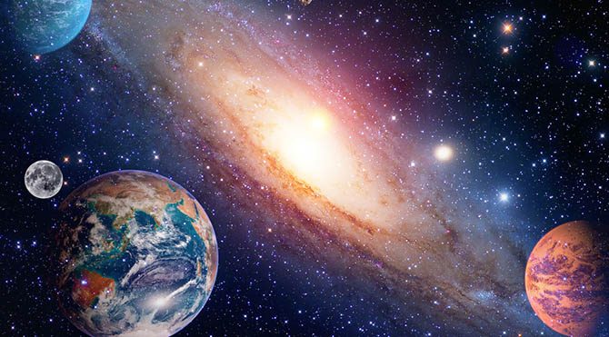 ay-dunya-venus Bir gezegen geri gitmeye başladığı zaman da sembolize ettiği konular her ne ise evrende daha yavaş çalışmaya başlıyor. Hatta işler aksamaya başlıyor.