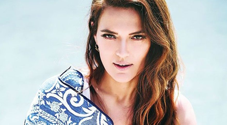 Demet Akalın otobüsteki tacize tepki gösterdi