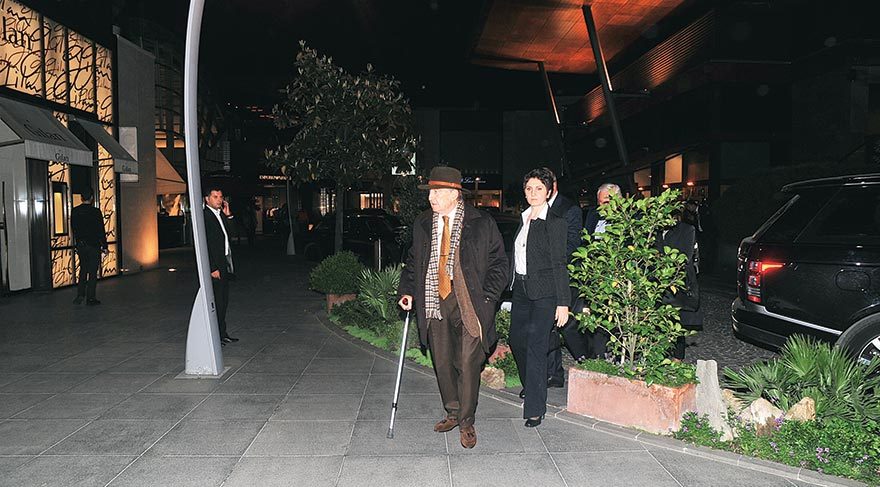 İlk kez dışarı çıktı