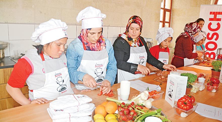 Uçhisarlı kadınlara anlamlı destek