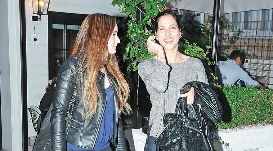 Çekmeyin annem kızıyor