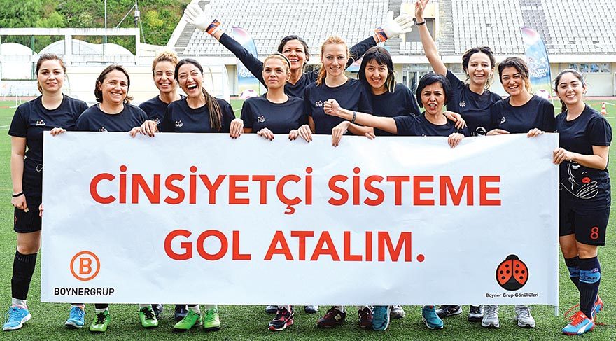 Kızlar sahaya indi AÇEV’e destek yağdı