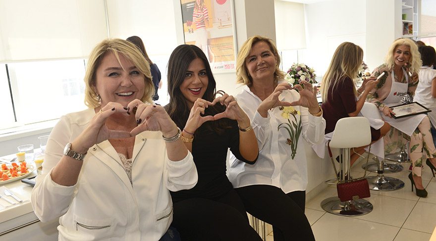 Anne eli değdi