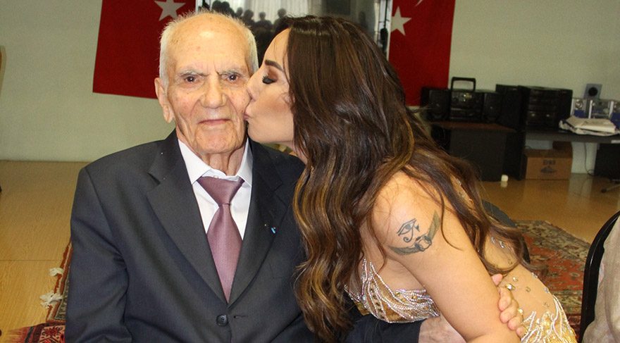 Asena huzurevi ziyaretinde istekleri kırmadı