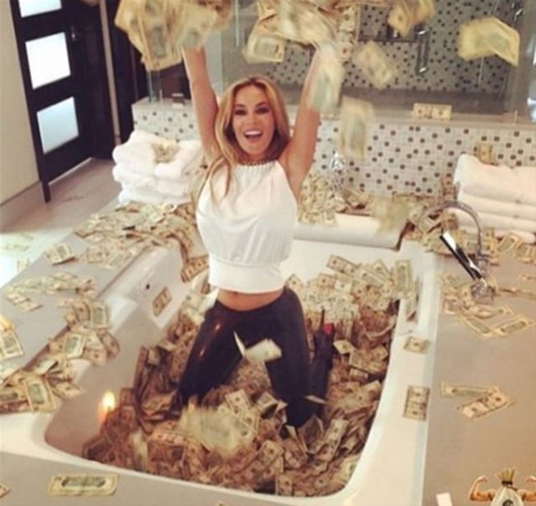 Zengin sofralar, muhteşem manzaralar... İnternetin en büyük resim paylaşım sitesi olan Instagram'da her gün sayısız kare paylaşılıyor.