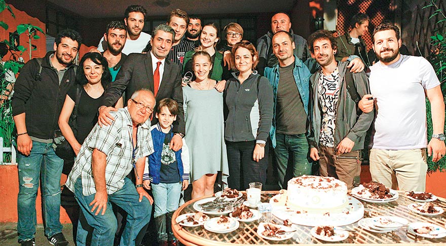 ‘Paramparça’dan neşeli paydos