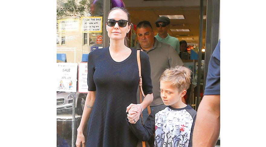 Angelina gayet normal