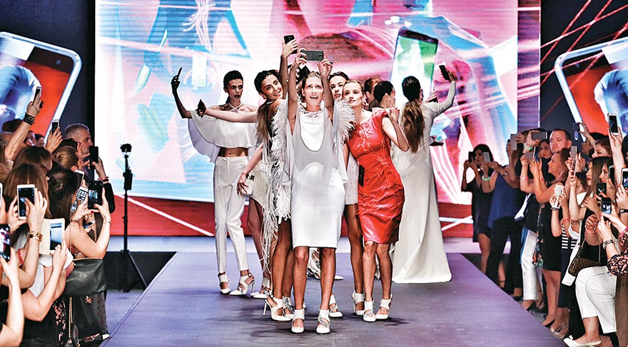 Dijital couture defile