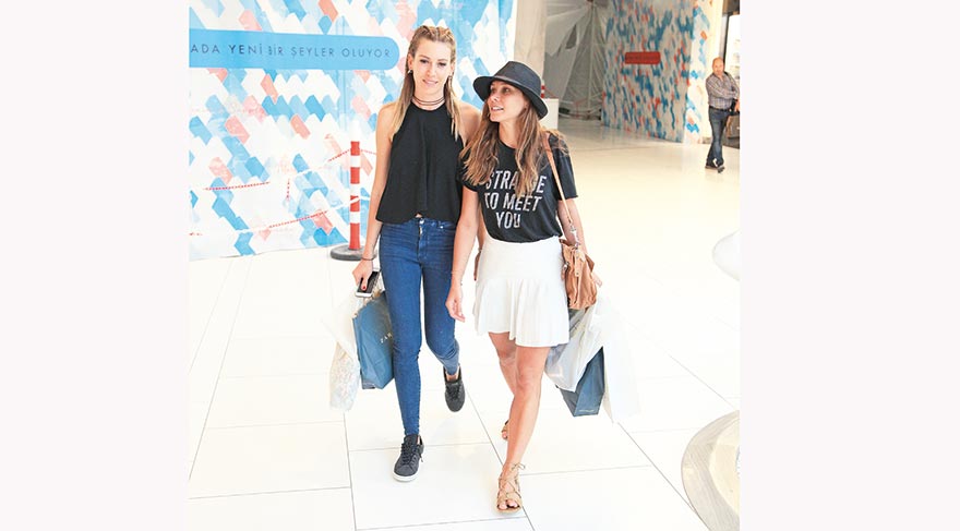 Burçin Terzioğlu ve Sinem Kobal: Hep tatil hep tatil