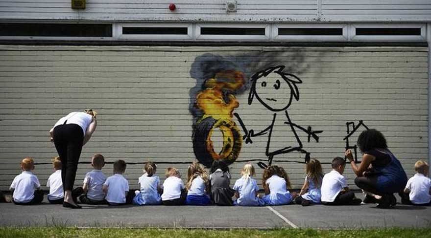 Banksy’den gelen mektubu görünce silmekten vazgeçtiler