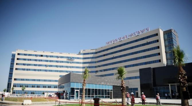 Kalkınma Bakanı Elvan, Türkiye'nin ilk 'Şehir Hastanesi' inşaatını inceledi