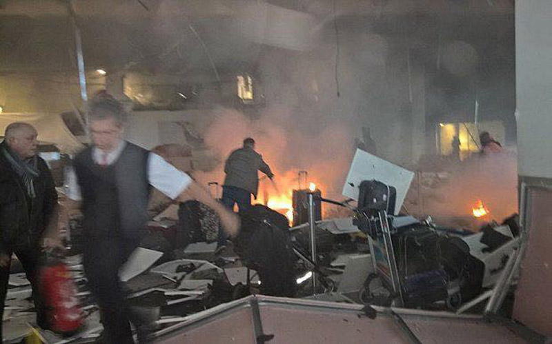 FOTO:İHA - Dış hatlar terminalinden önce silah ardından ise patlama sesleri duyuldu.
