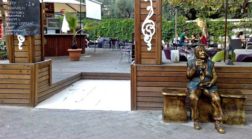 Heykel vandallığı devam ediyor