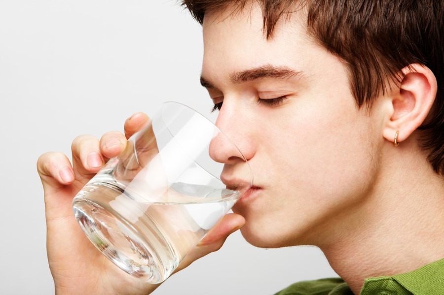İnsan vücudu bebeği besleyebilmek ve gelişmesini sağlamak için normalden daha fazla gıda, sıvı, mineraller ve vitaminlere ihtiyaç duyar.