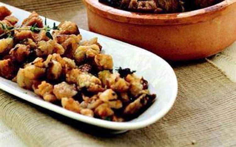 Osmanlılar zeytin ağaçlarıyla dolu topraklar üzerinde yaşamalarına rağmen, yüzyıllar boyu dana kuyrukyağı, iç yağı, böbrek yağı ve tereyağıyla beslendiler.