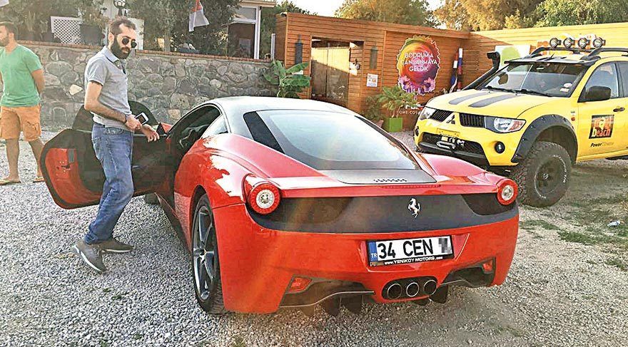 Arabayı geri aldı