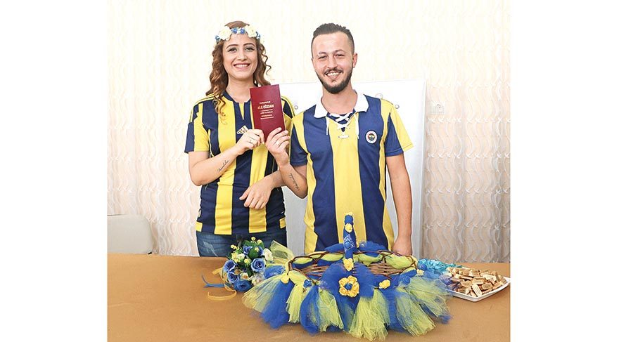 Sarı lacivert nikah