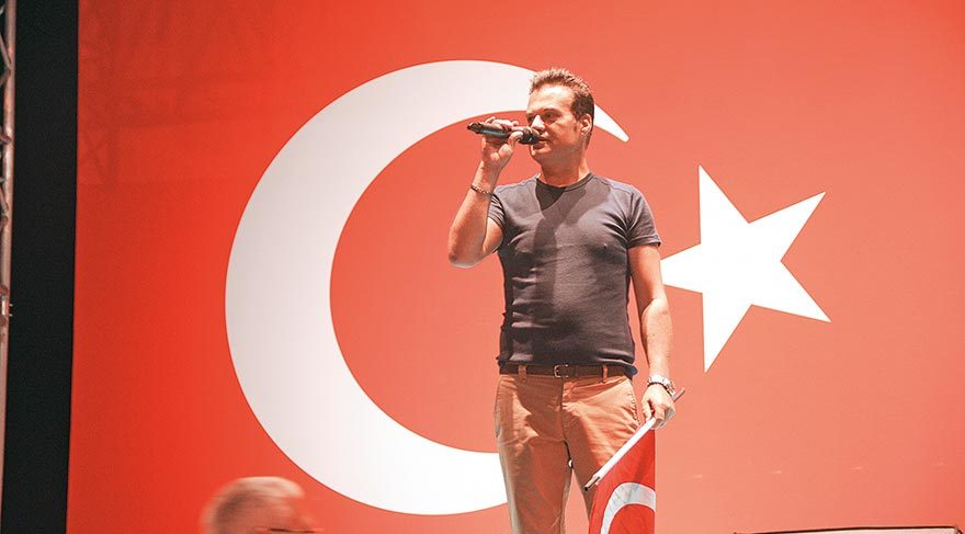 Nöbette sahne aldı