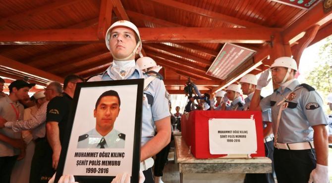 Antalyalı şehit polis, gözyaşlarıyla uğurlandı