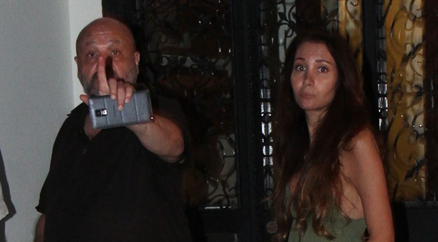 Ahmet Mümtaz Taylan yeni sevgilisiyle görüntülendi