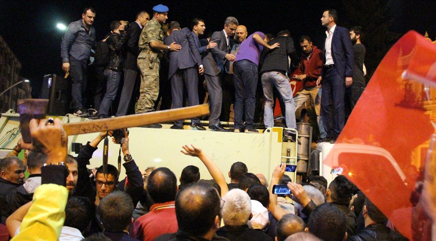 Vali’nin kaçırıldığı haberi kenti ayağa kaldırdı
