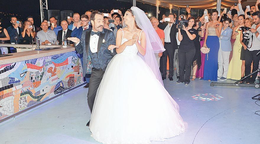 Bu da kertenkele dansı Magazin haberleri