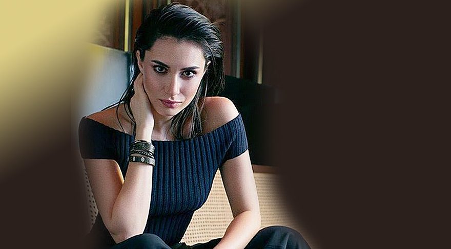 Hande Doğandemir’in ‘meme yanı dövmesi’