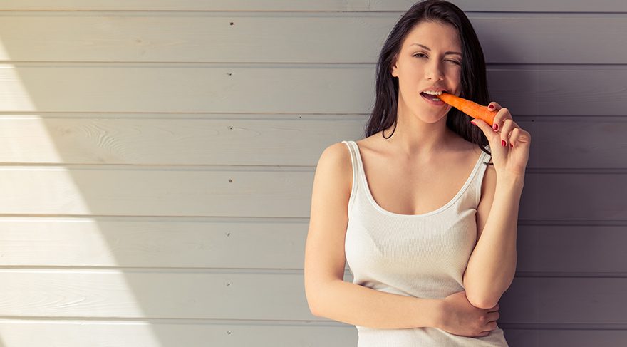 Beta karoten özellikle turuncu-kırmızı sebzelere rengini veren, vücutta A vitaminine dönüşen pigmenttir.