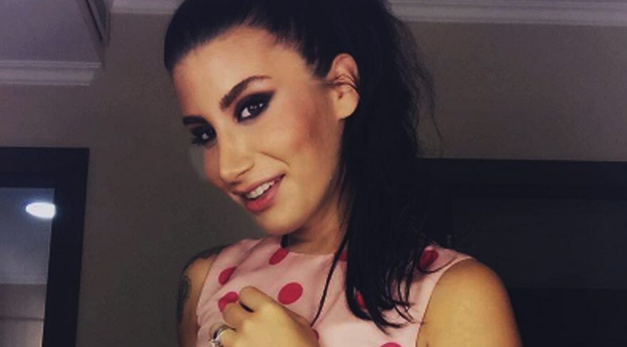 İrem Derici ilk kez Lider Şahin’le aynı karede olduğu fotoğrafını paylaştı