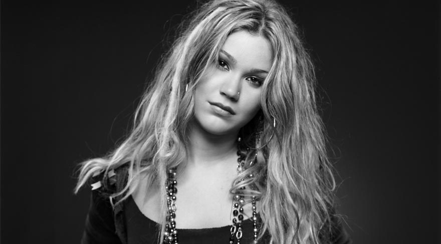Joss Stone konseri Zorlu PSM’ye taşındı