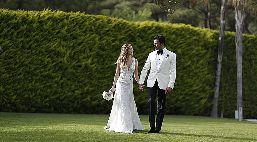 Kenan İmirzalıoğlu köyüne gitti, eşi Sinem Kobal kendisine eşlik etmedi