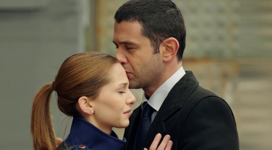 Keremcem ve Ezgi Asaroğlu ayrıldı