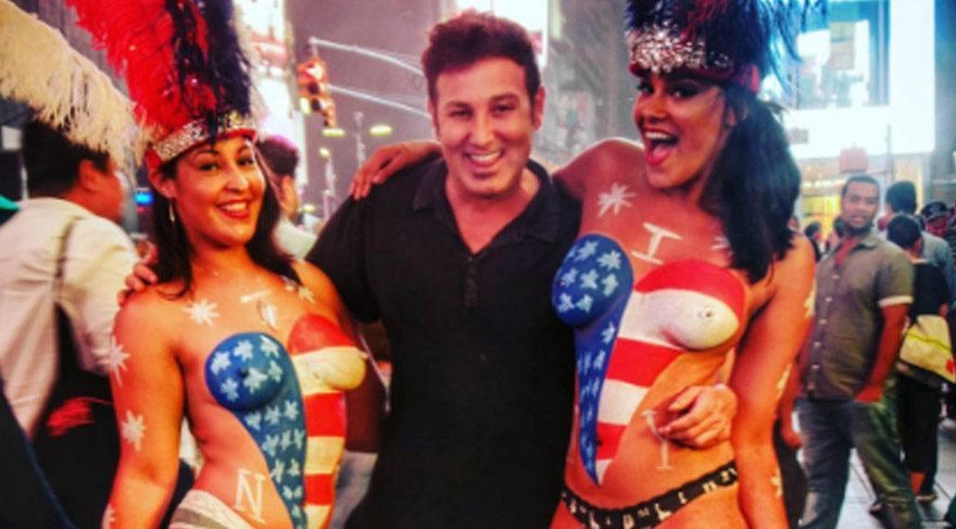 Metin Arolat’ın New York seyahatinden eğlenceli fotoğraf