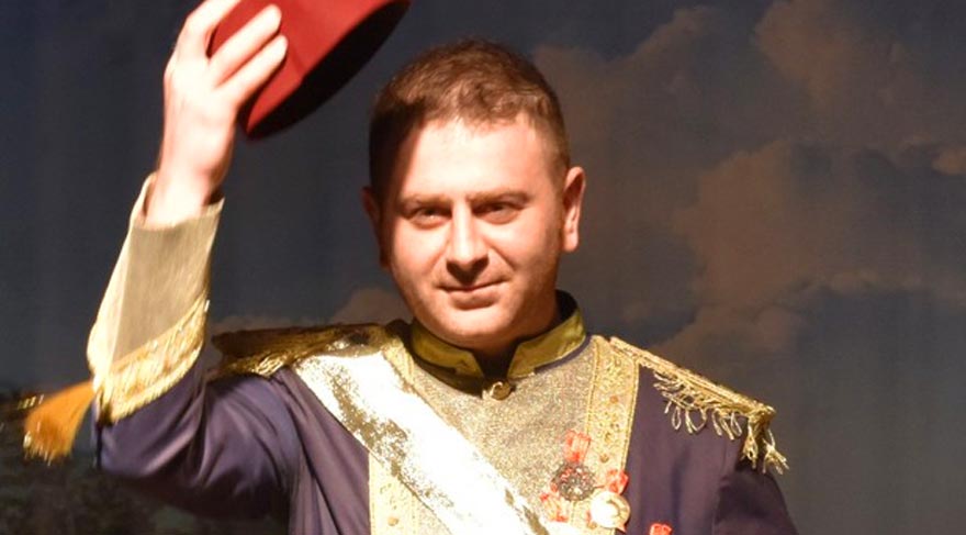 Nüzhet Okay sahnede hayatını kaybetti