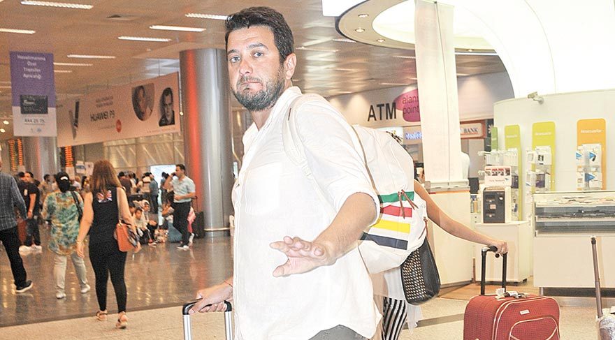 Onur Büyüktopçu kimdir, kaç yaşında?