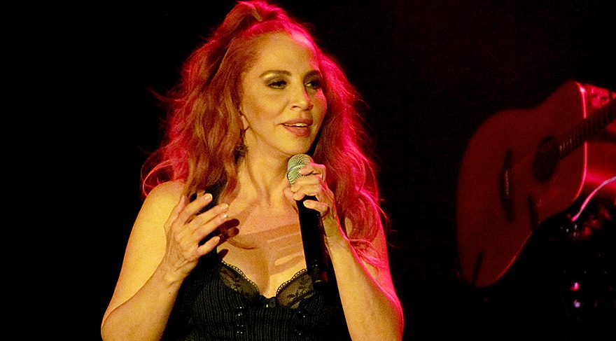 Sertab Erener 15 Temmuz darbe girişimi gecesi yaşadıklarını anlattı