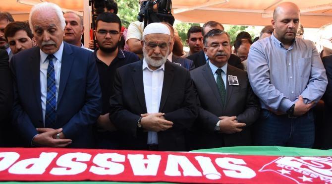 Bakan Yılmaz, eski Sivas Belediye Başkanı Seçilmiş'in cenazesine katıldı