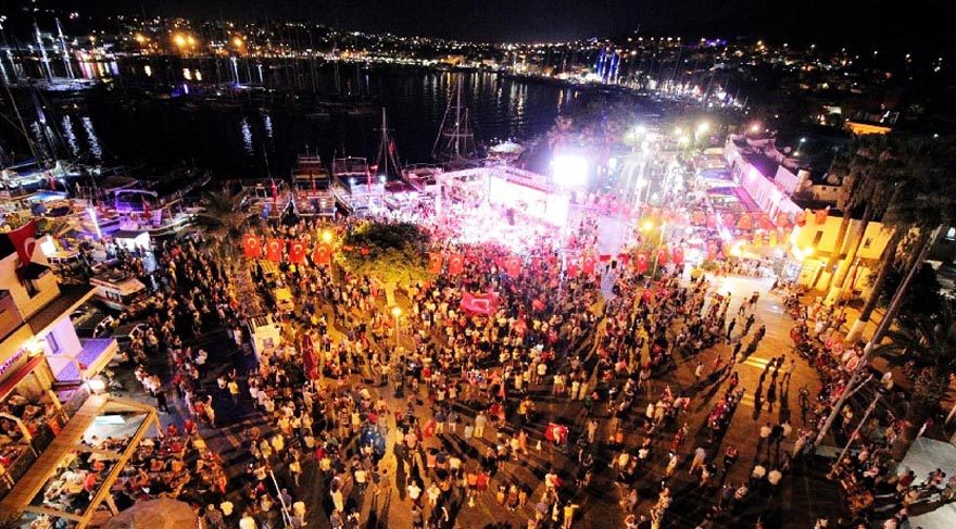 Bodrum’da Fener Alayı coşkusu