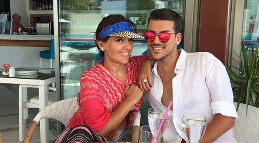 Demet Akalın ve Kerimcan Durmaz Bodrum’dan paylaştı
