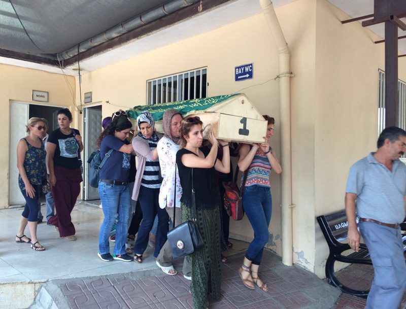 FOTO:İHA - Çiğdem P.'nin cenazesi kadın kurumları tarafından defnedildi