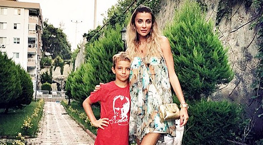 Özge Ulusoy’dan Yenikapı’ya mesaj var