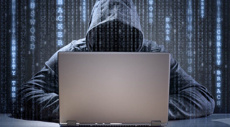 Kova burcu; teknoloji, internet ve yüksek teknolojiyi işaret ettiğinden dolayı, siber saldırılar gündeme gelebilir. İnternet üzerinden bir kriz çıkabilir. 8. evde meydana geldiği için tutulma, bankacılık sistemi üzerinden bir durum oluşabilir. Elektrik kesintileri ya da teknoloji üzerinden bir hamle gerçekleşebilir.