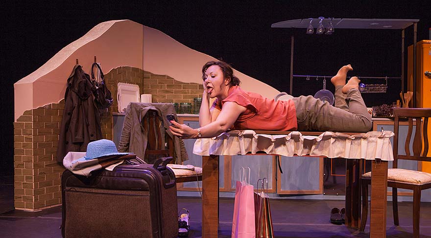Sumru Yavrucuk ‘’Shirley’’ Bodrum ve İzmir sahnesinde!