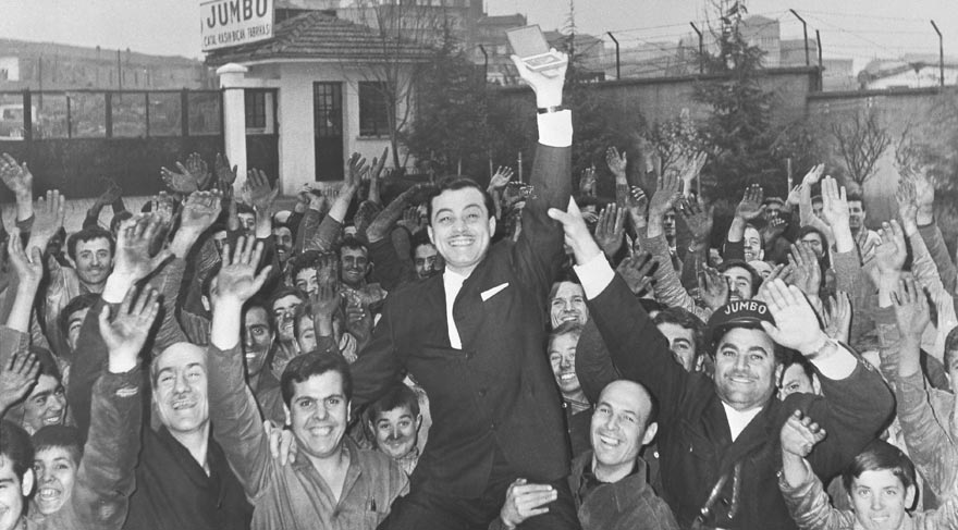 Tek ve Çok sergisi 6 Eylül’de SALT Galata’da.