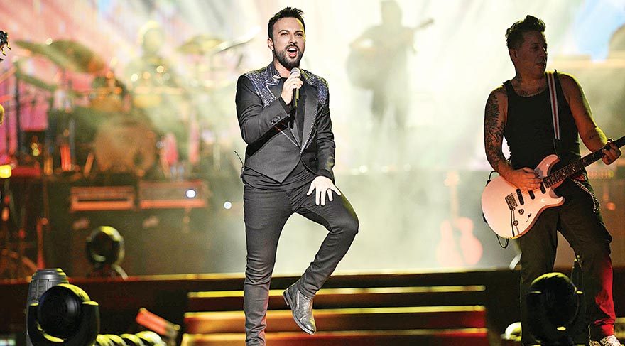 Tarkan’dan hayranlarına fırça